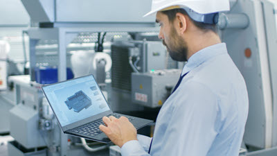 Technician with 3D guide
